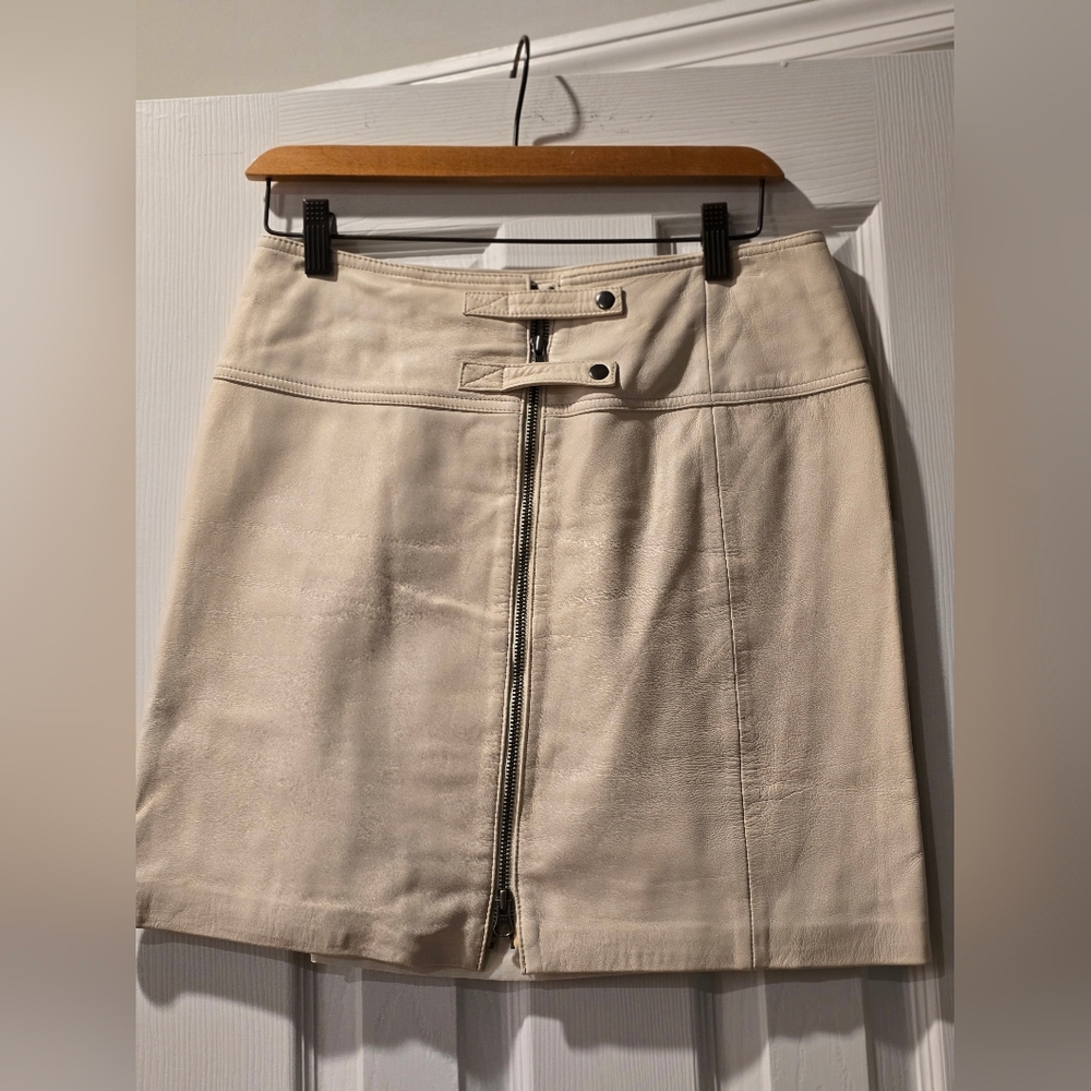 Elegant Cream Lamb Leather Skirt